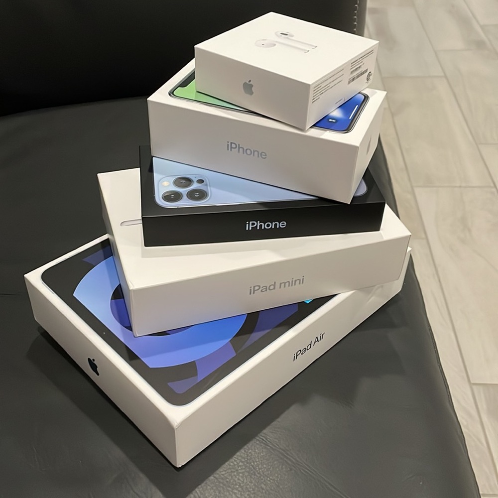 Apple empty boxes. - Picture 2 of 3